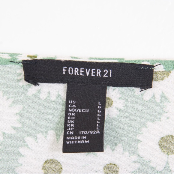 Forever 21 Green Daisy V-Neck Tie Blouse - Picture 6 of 12